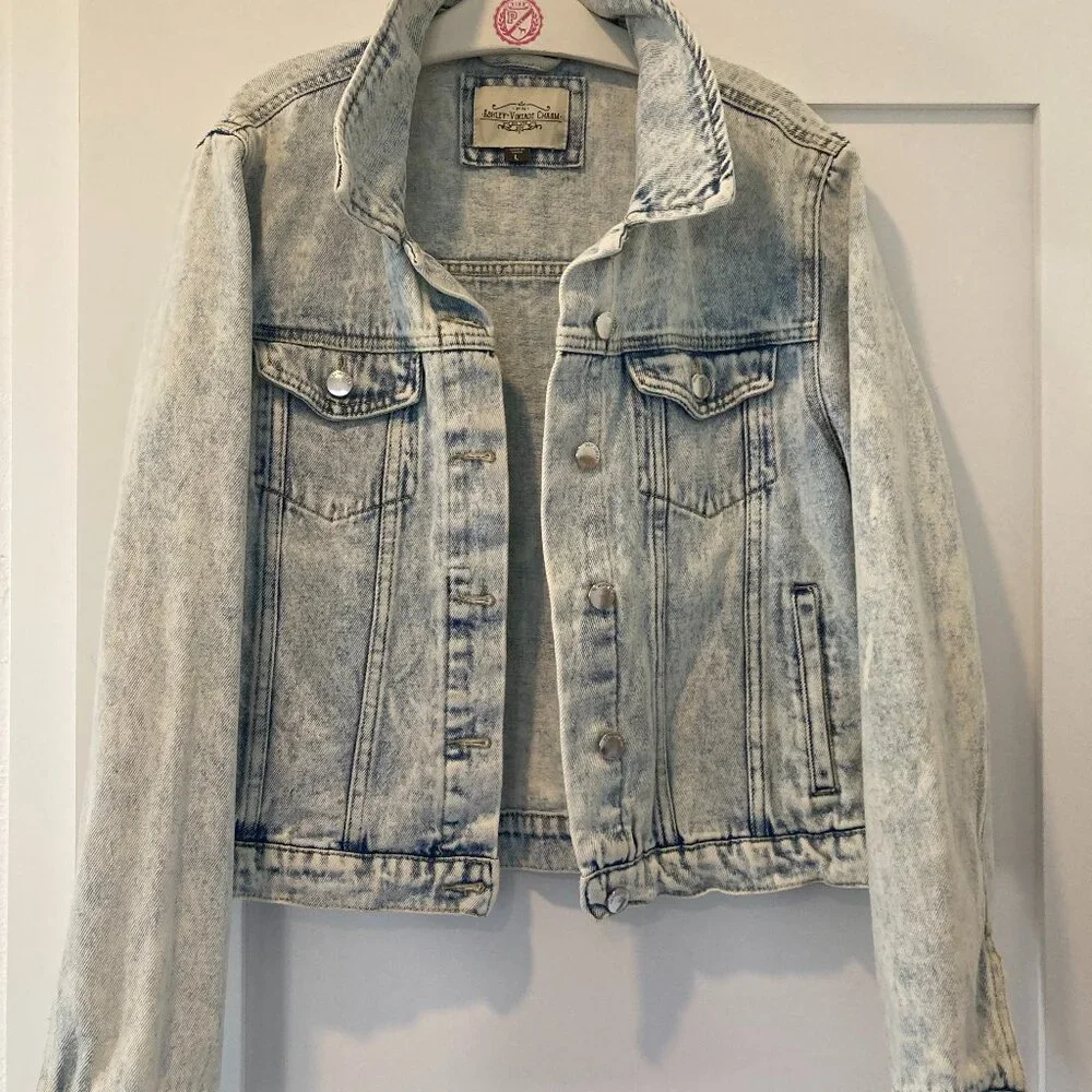 Ashley Vintage Charm | Acid Wash Denim Jacket | Large - Picture 2 of 8